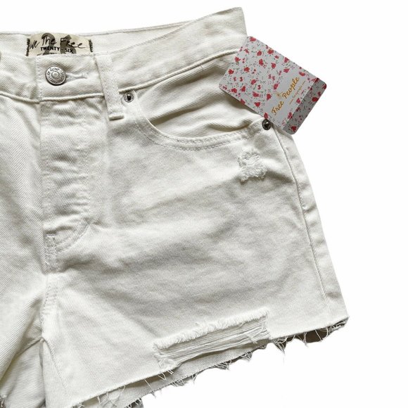 We The Free By Free People Sophia White Distressed Denim Shorts Size 26 - Picture 4 of 6